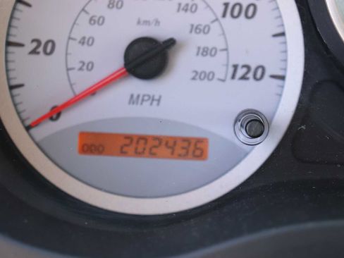Used 2004 Toyota RAV4 4WD image 11