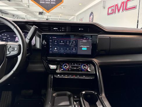 Certified 2024 GMC Sierra 2500 AT4 w/ AT4 Premium Plus Package AWD/4WD image 19