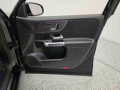 Certified 2022 Mercedes-Benz GLB 250 image 20