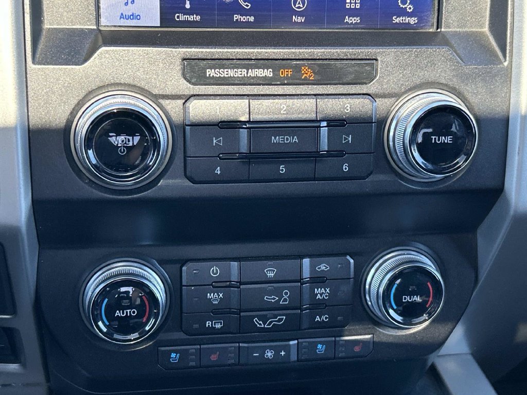 Used 2019 Ford F150 Lariat w/ Equipment Group 502A Luxury AWD/4WD image 39