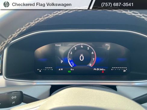 New 2026 Volkswagen Taos SE FWD image 34
