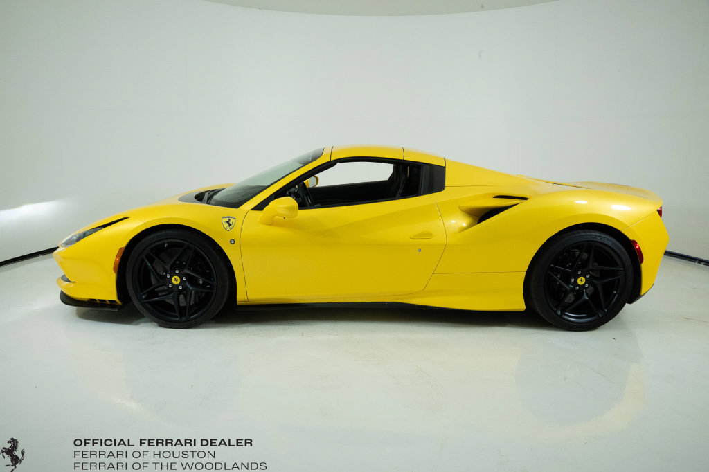 Used 2021 Ferrari F8 Tributo RWD image 25