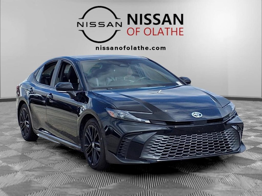 Used 2025 Toyota Camry SE FWD image 32