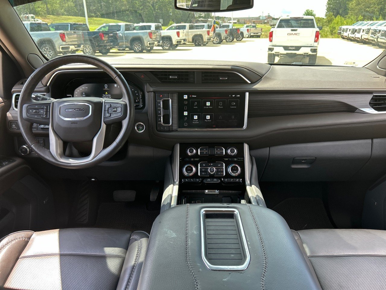 Used 2022 GMC Yukon Denali RWD image 22