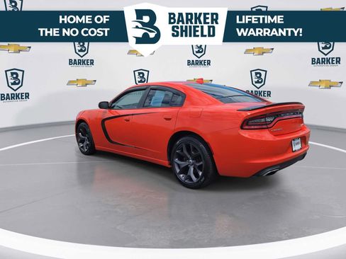 Used 2017 Dodge Charger SXT w/ Plus Group RWD image 6