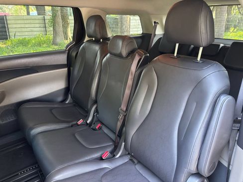 Used 2026 Kia Carnival FWD image 42