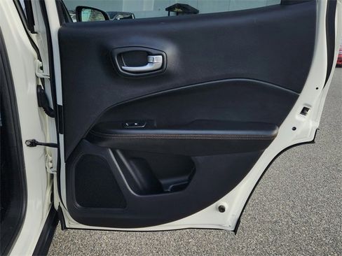 Used 2018 Jeep Compass Limited image 32