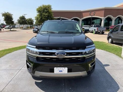 Used 2024 Ford Expedition Max Limited AWD/4WD image 2