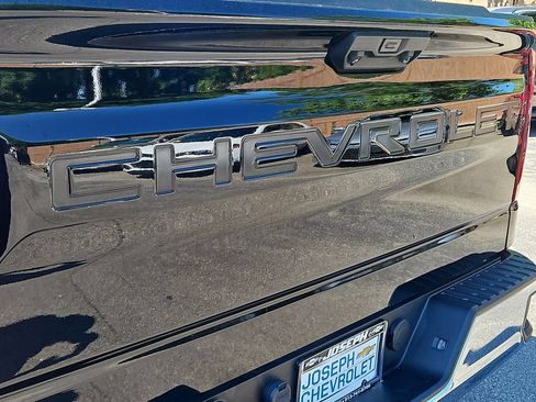 Used 2023 Chevrolet Silverado 1500 LT w/ LPO, Dark Essentials Package AWD/4WD image 9