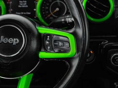 Used 2021 Jeep Gladiator Overland w/ Uconnect 4C Nav & Sound Group image 13