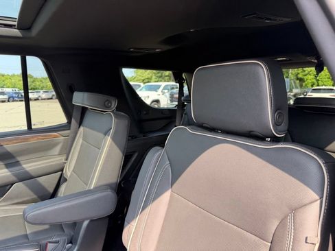Used 2023 Chevrolet Tahoe Premier AWD/4WD image 11