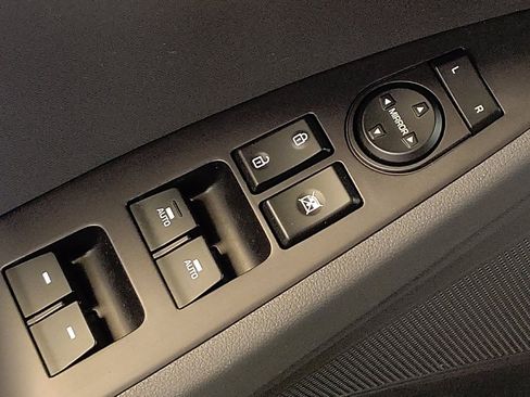 Used 2019 Hyundai Ioniq Limited image 27