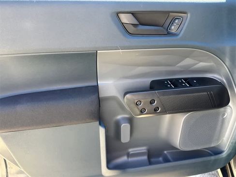 New 2025 Ford Maverick XL image 11