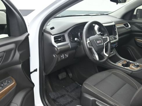 Used 2023 GMC Acadia SLE FWD image 10