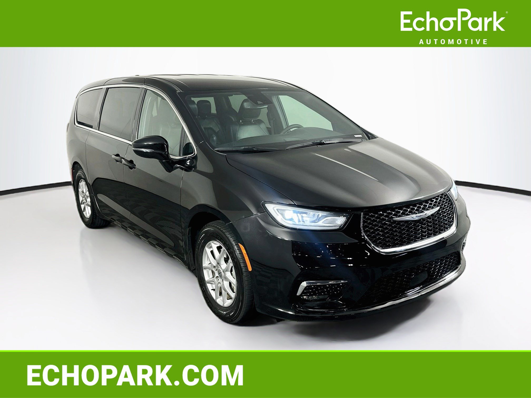 Used 2025 Chrysler Pacifica Select FWD image 1