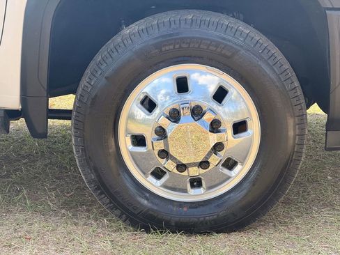 Used 2025 GMC Sierra 3500 Denali Ultimate AWD/4WD image 12