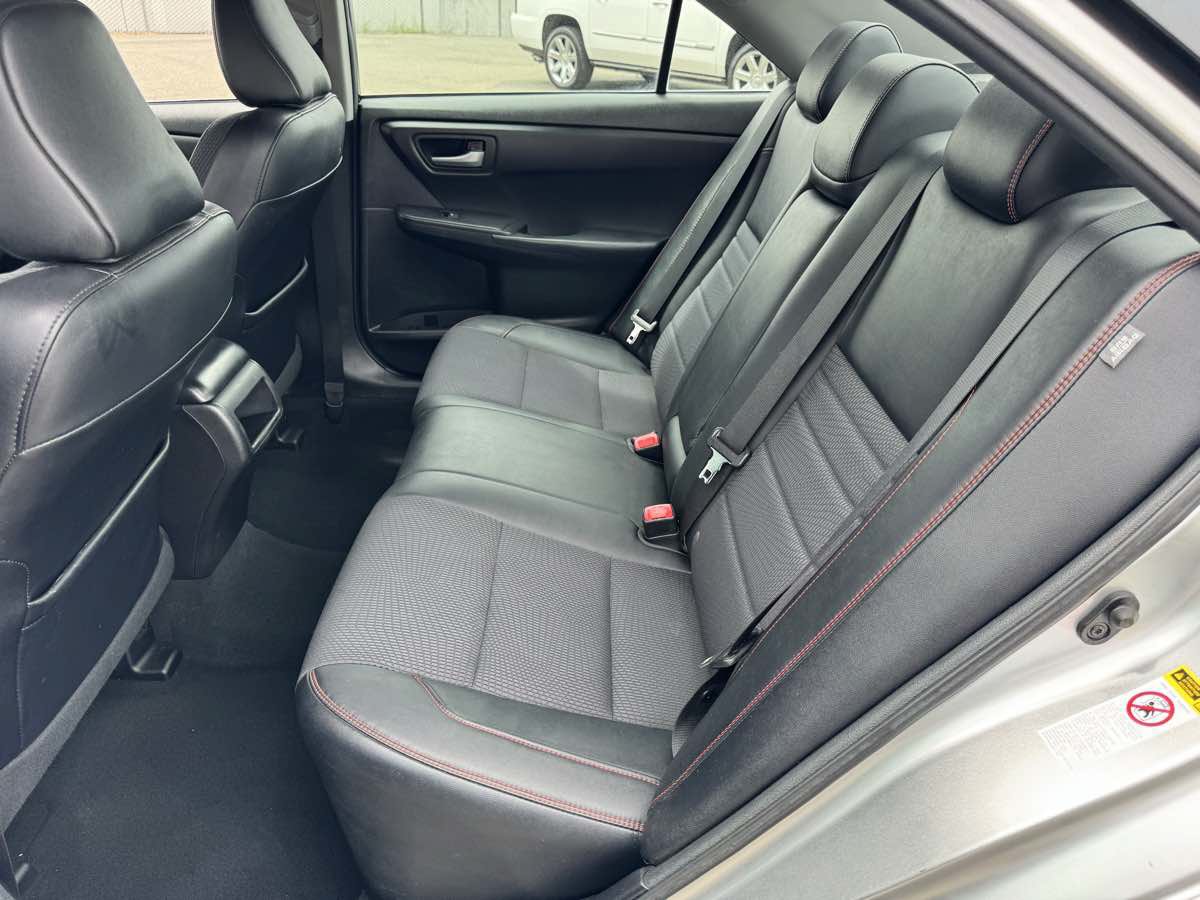 Used 2017 Toyota Camry SE FWD image 18
