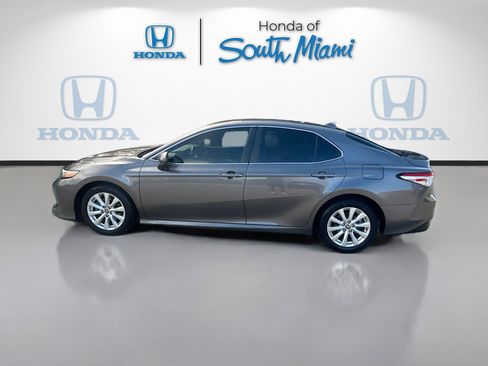 Used 2020 Toyota Camry LE FWD image 4