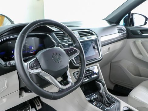 Used 2023 Volkswagen Tiguan SE R-Line FWD image 23