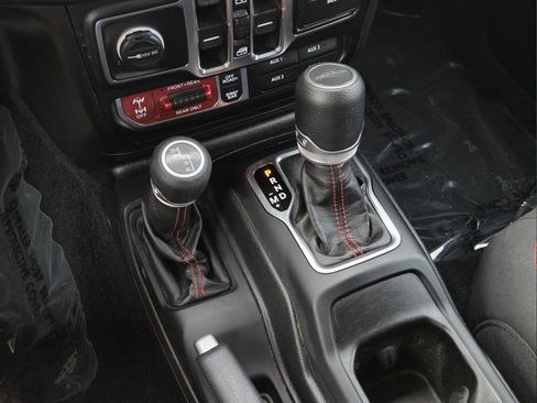 Used 2021 Jeep Gladiator Rubicon AWD/4WD image 22