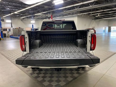 Used 2022 GMC Sierra 1500 Denali w/ Denali Premium Package image 12