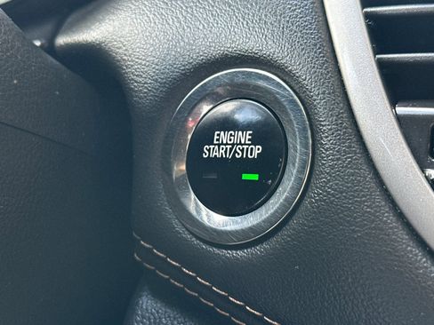 Certified 2022 Chevrolet Trax LT w/ Driver Confidence Package AWD/4WD image 29