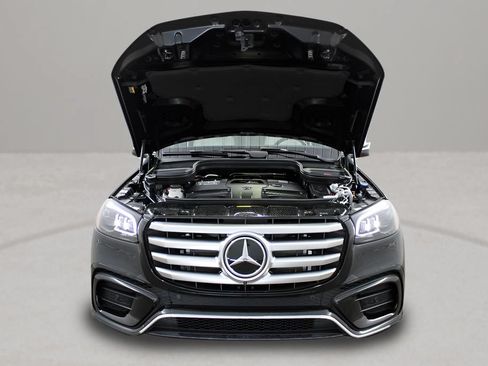 Used 2026 Mercedes-Benz GLS 580 4MATIC image 10