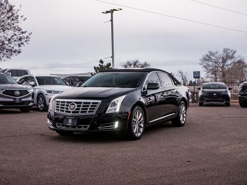 Used 2013 Cadillac XTS Premium image 3