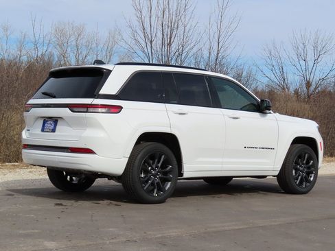 New 2026 Jeep Grand Cherokee Limited image 3