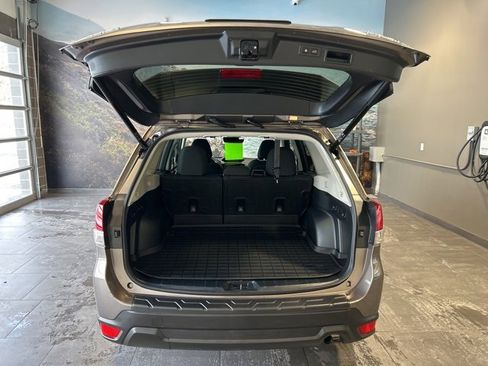 Used 2023 Subaru Forester Premium image 29