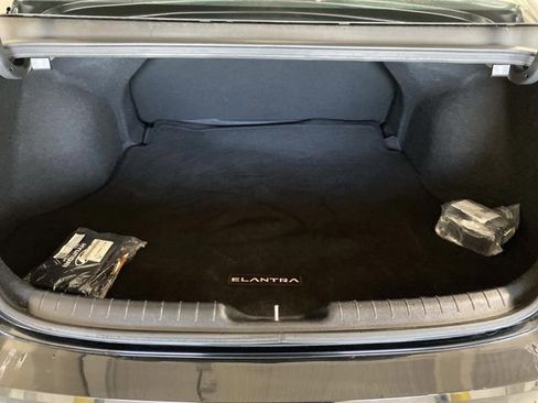 Used 2023 Hyundai Elantra SEL w/ Convenience Package image 15