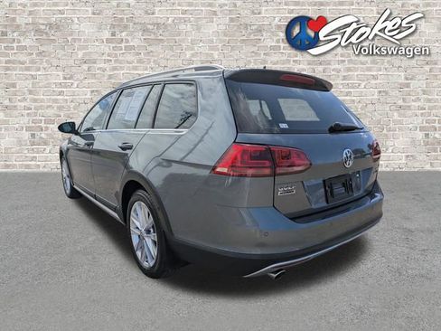 Used 2017 Volkswagen Golf Alltrack SE AWD/4WD image 6