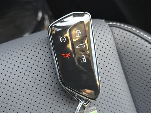 New 2026 Volkswagen Tiguan SE image 27