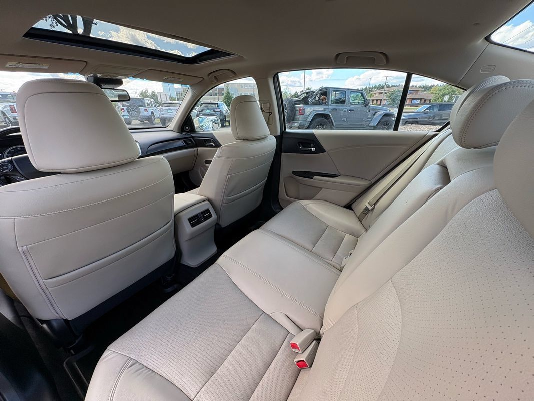 Used 2015 Honda Accord EX-L image 24