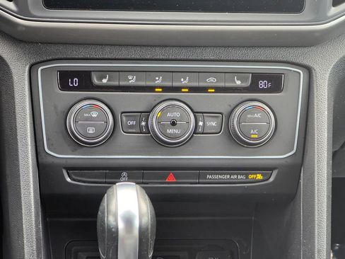 Used 2020 Volkswagen Atlas Cross Sport SE image 34