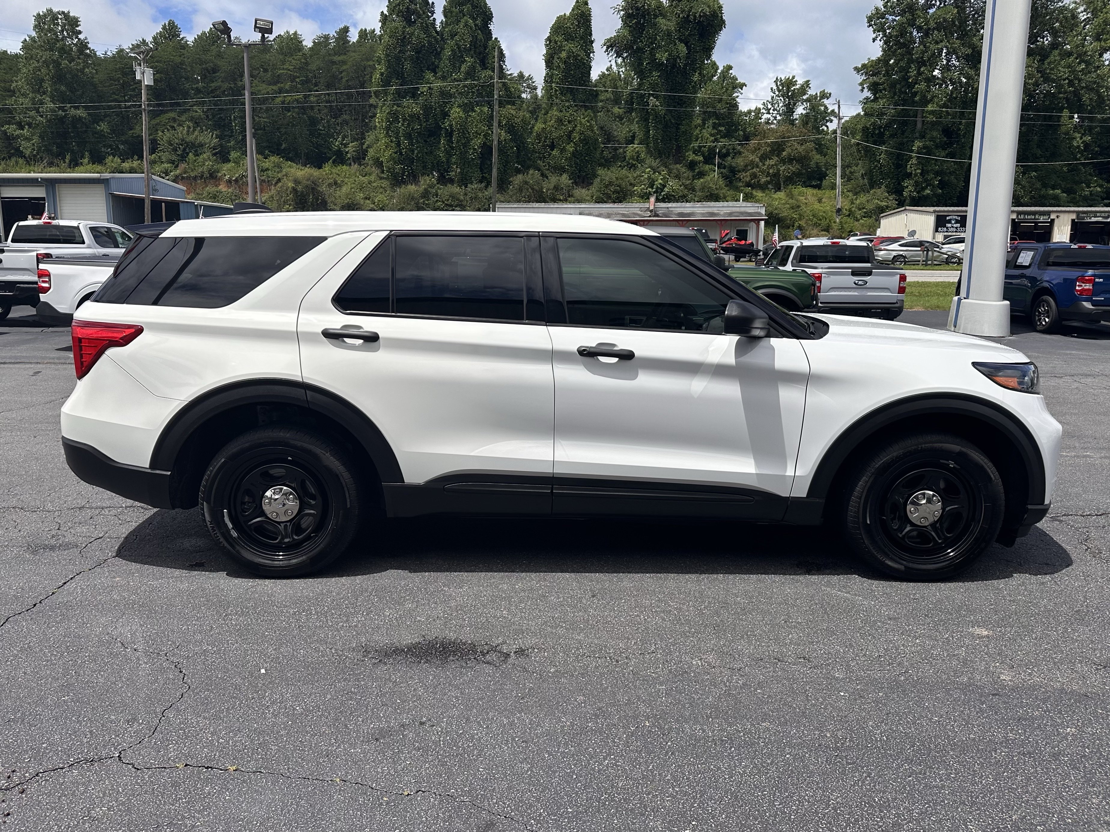 Used 2023 Ford Explorer 4WD Police Interceptor w/ Ultimate Wiring Package image 5
