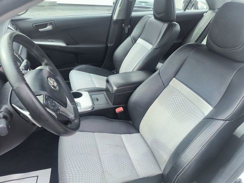 Used 2012 Toyota Camry L image 14