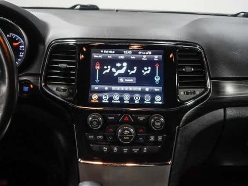 Used 2021 Jeep Grand Cherokee Laredo X image 13