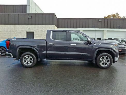 Used 2025 GMC Sierra 1500 SLT image 7