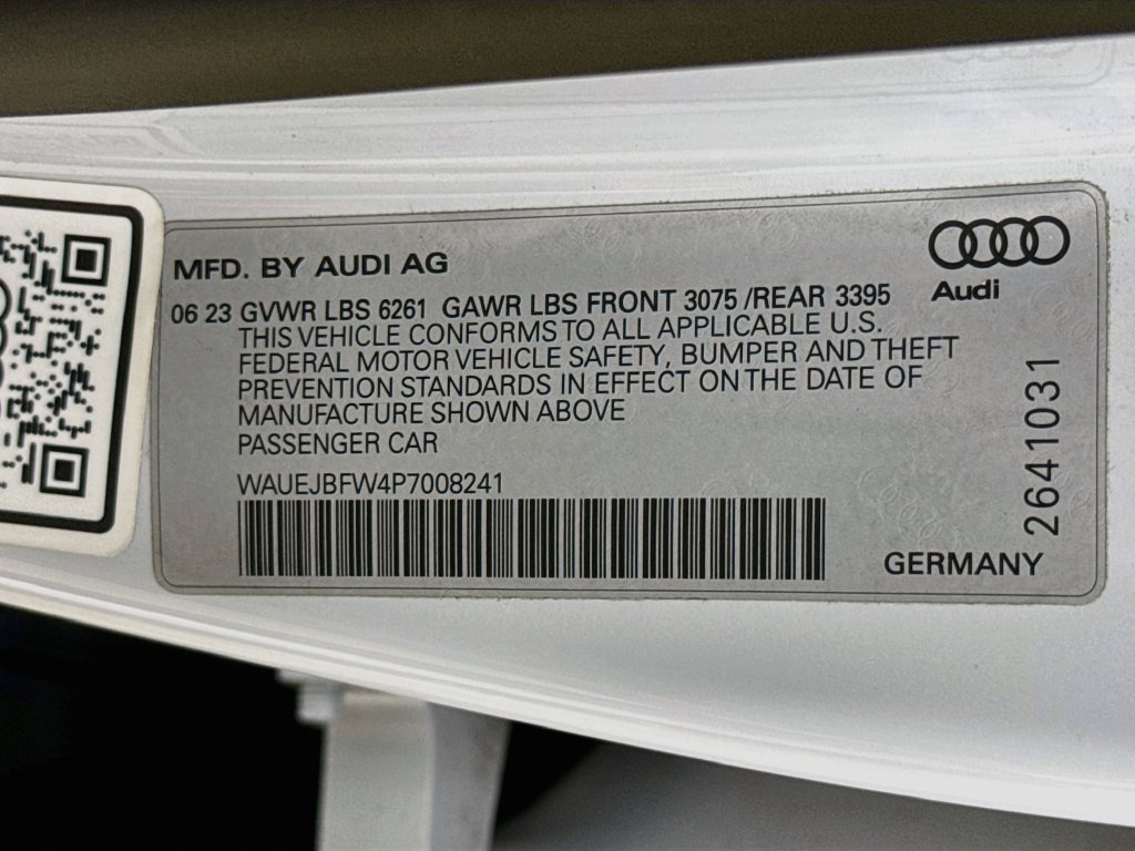 Used 2023 Audi e-tron GT Prestige AWD/4WD image 32