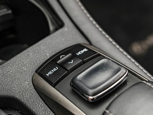 Used 2016 Lexus ES 300h image 32