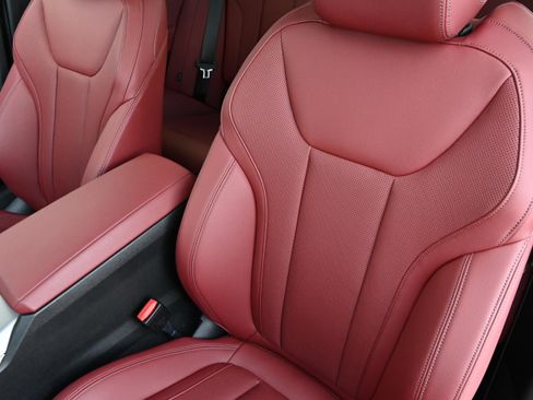 Certified 2025 BMW M240i Coupe image 10