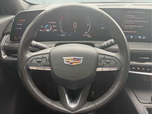 Used 2024 Cadillac XT4 Luxury w/ Cold Weather Package AWD/4WD image 12