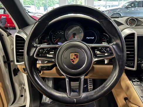Used 2017 Porsche Cayenne S w/ Premium Package AWD/4WD image 32