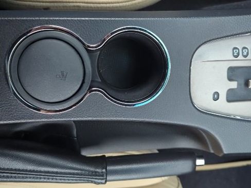 Used 2005 Ford Thunderbird image 22