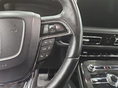 Used 2022 Lincoln Nautilus Reserve image 18