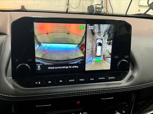 Used 2023 Nissan Rogue SL w/ SL Premium Package image 14