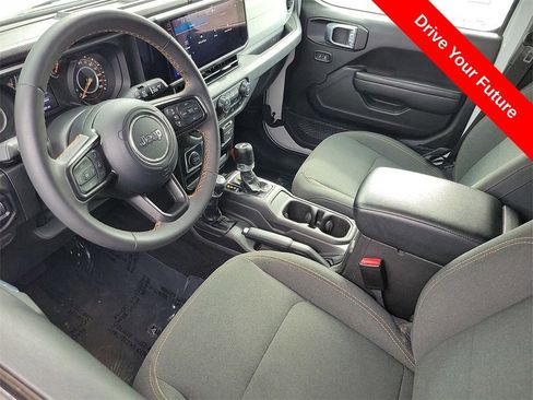 Used 2024 Jeep Wrangler Unlimited Sport AWD/4WD image 4