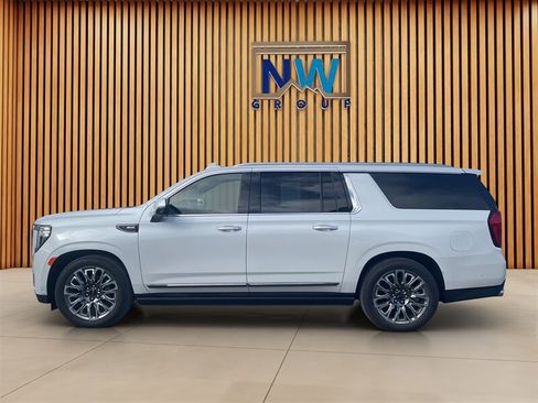 Used 2024 GMC Yukon XL Denali Ultimate AWD/4WD image 58