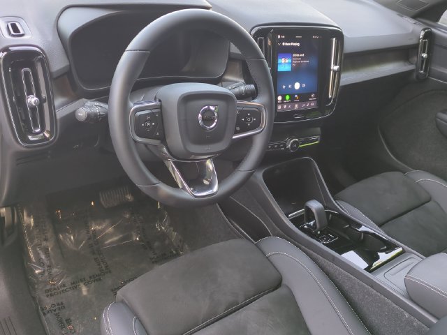 Used 2023 Volvo C40 P8 Recharge Plus w/ Climate Package AWD/4WD image 12